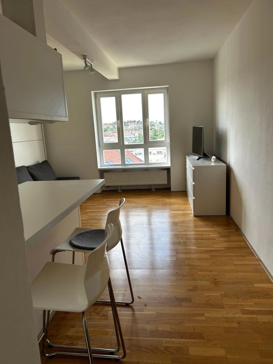 Pronájem bytu 1+kk 27 m², Šlikova, Praha, Praha Pronájem bytu 1+kk 27 m², Šlikova, Praha, Praha