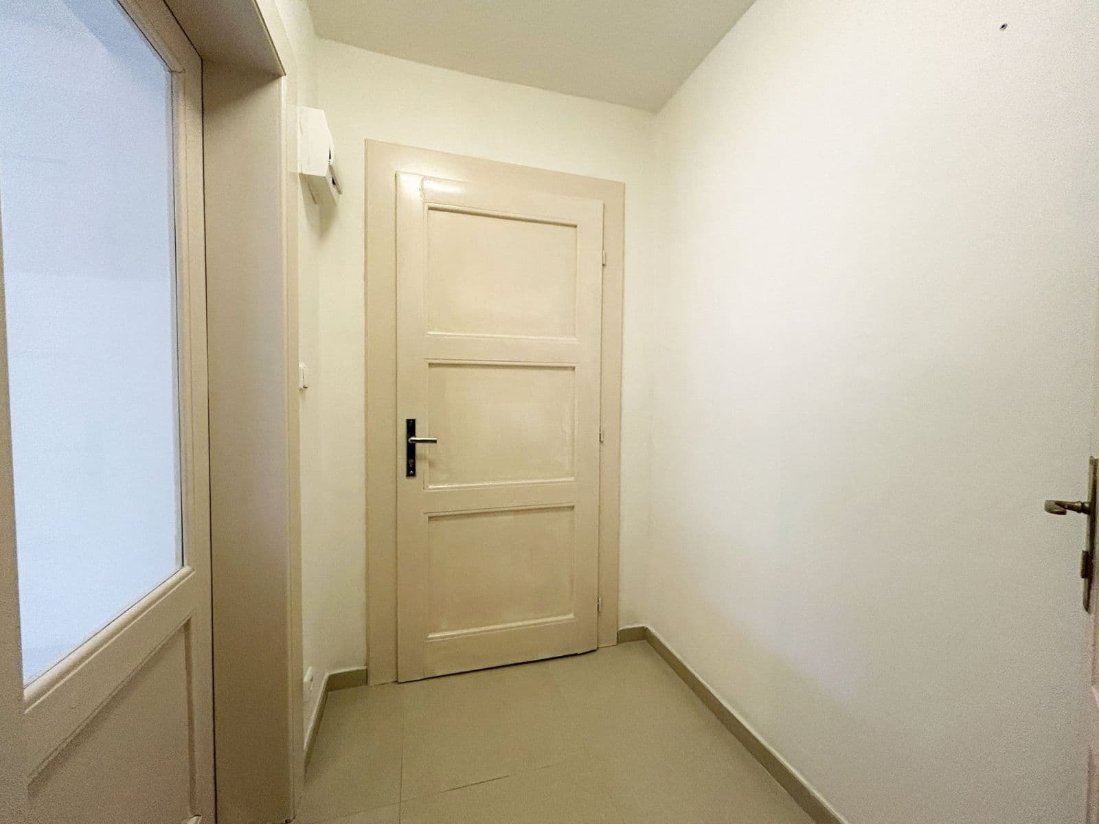 Pronájem bytu 1+kk 24 m², Kounická, Praha, Praha Pronájem bytu 1+kk 24 m², Kounická, Praha, Praha