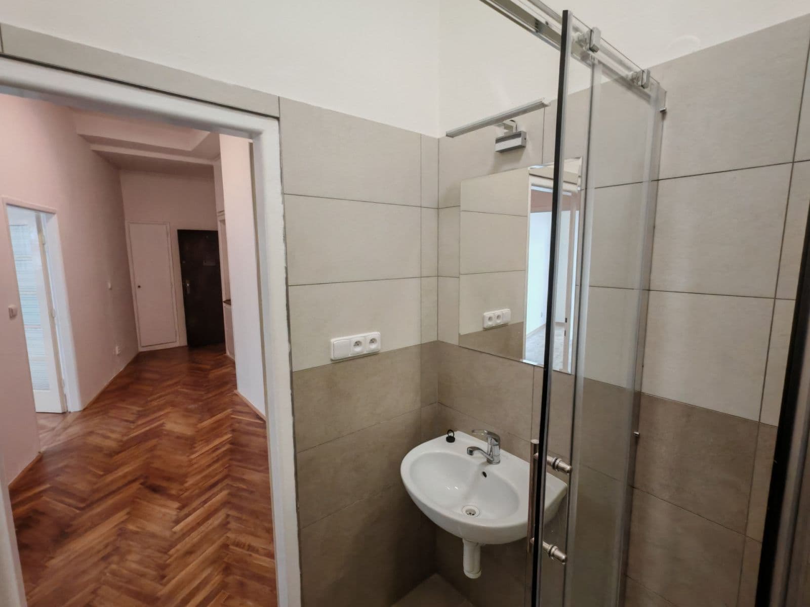 Pronájem bytu 2+kk 50 m², U Elektrárny, Praha, Praha Pronájem bytu 2+kk 50 m², U Elektrárny, Praha, Praha