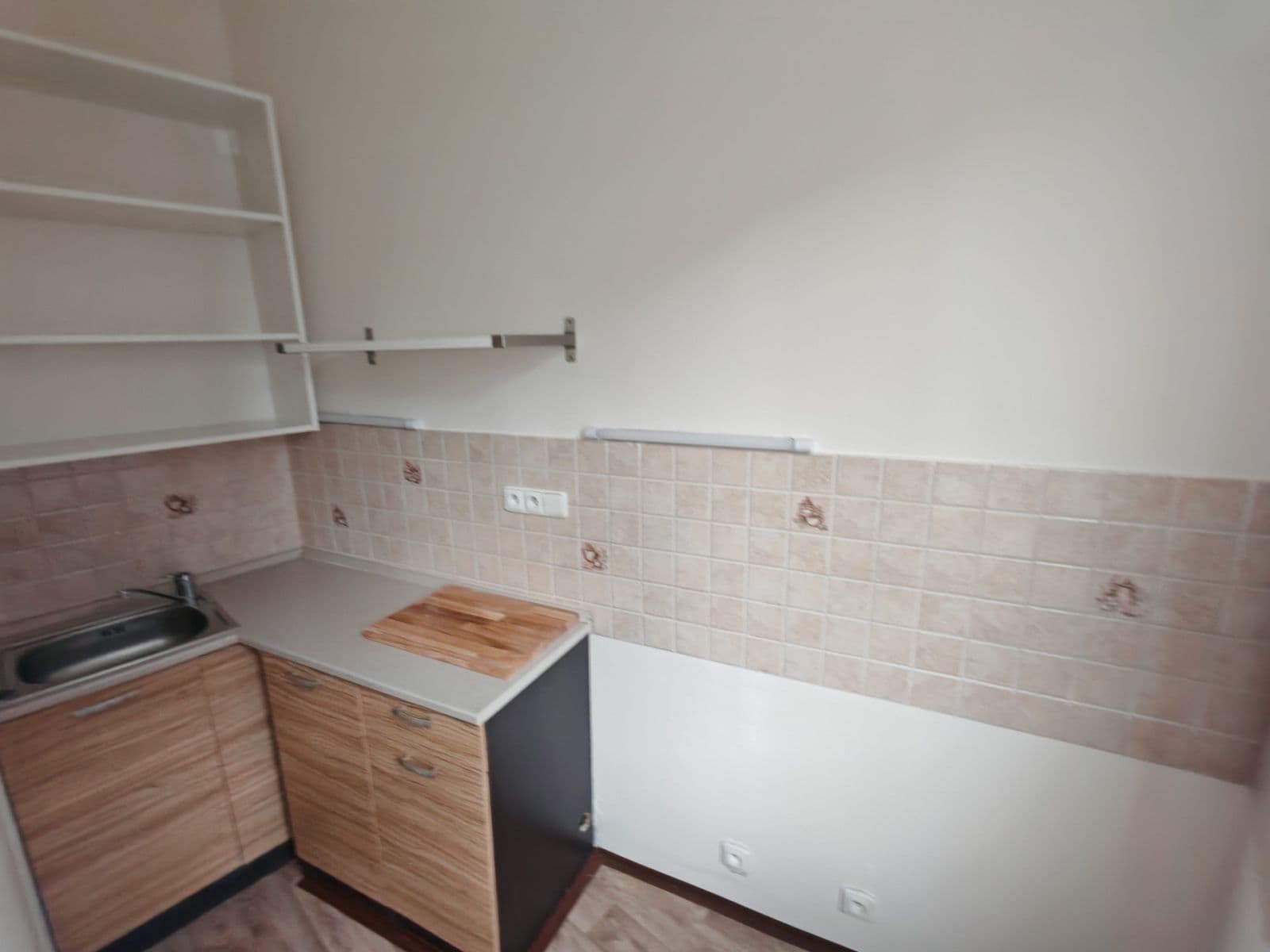 Pronájem bytu 2+kk 50 m², U Elektrárny, Praha, Praha Pronájem bytu 2+kk 50 m², U Elektrárny, Praha, Praha