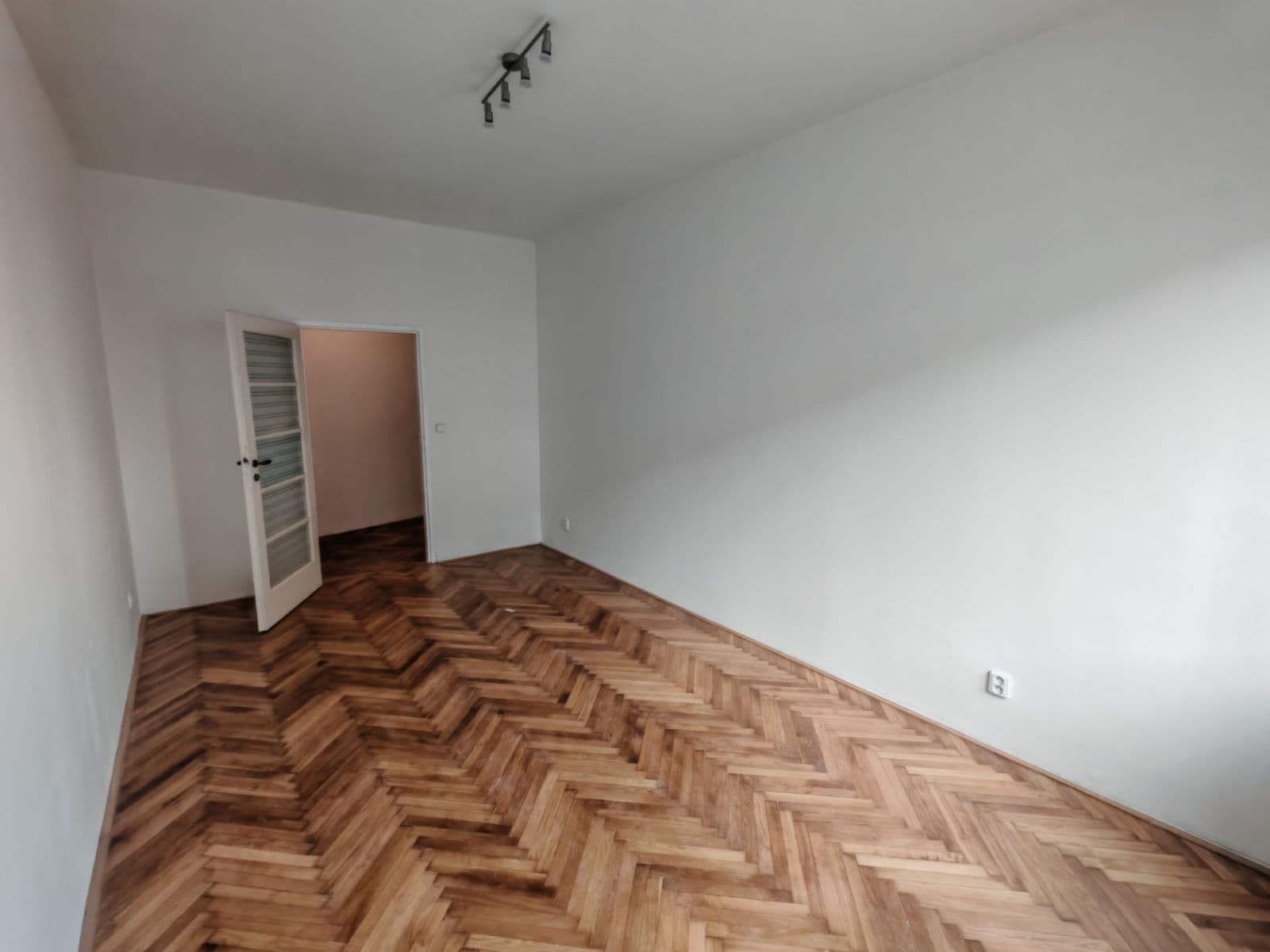 Pronájem bytu 2+kk 50 m², U Elektrárny, Praha, Praha Pronájem bytu 2+kk 50 m², U Elektrárny, Praha, Praha
