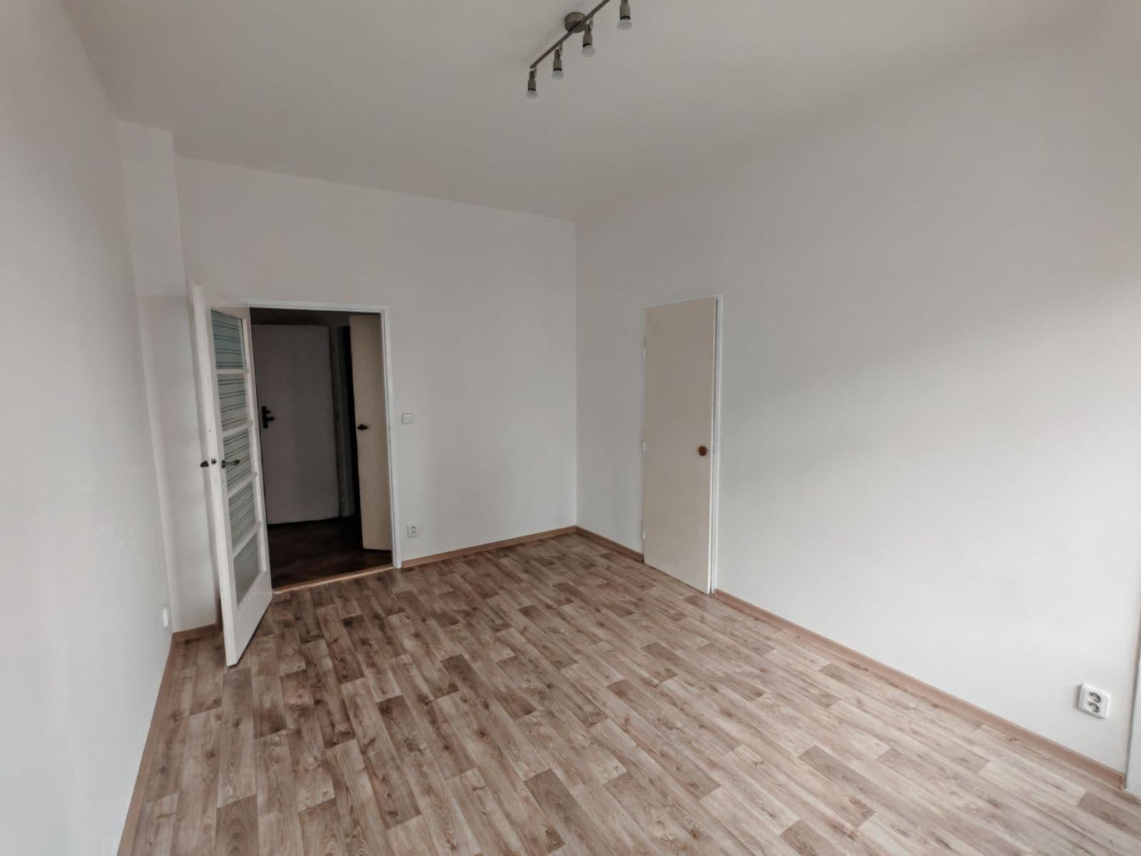 Pronájem bytu 2+kk 50 m², U Elektrárny, Praha, Praha Pronájem bytu 2+kk 50 m², U Elektrárny, Praha, Praha