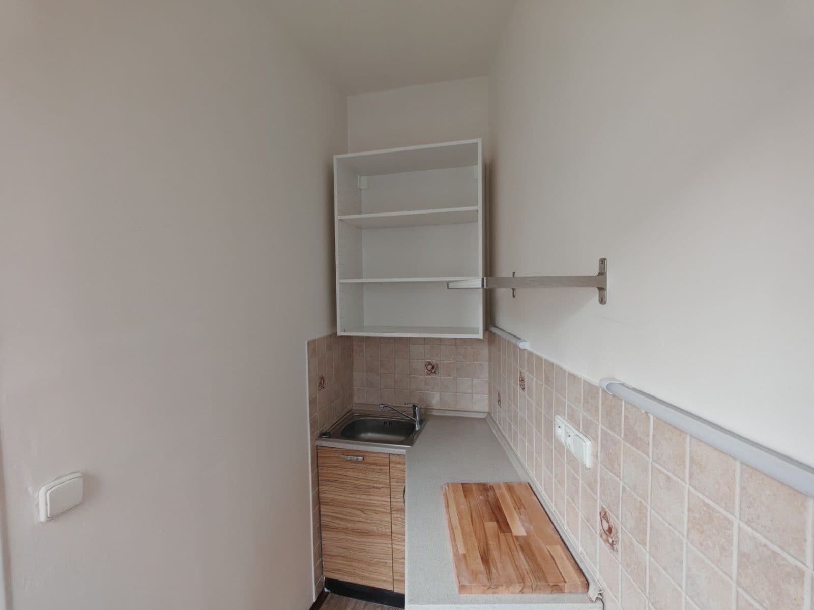 Pronájem bytu 2+kk 50 m², U Elektrárny, Praha, Praha Pronájem bytu 2+kk 50 m², U Elektrárny, Praha, Praha