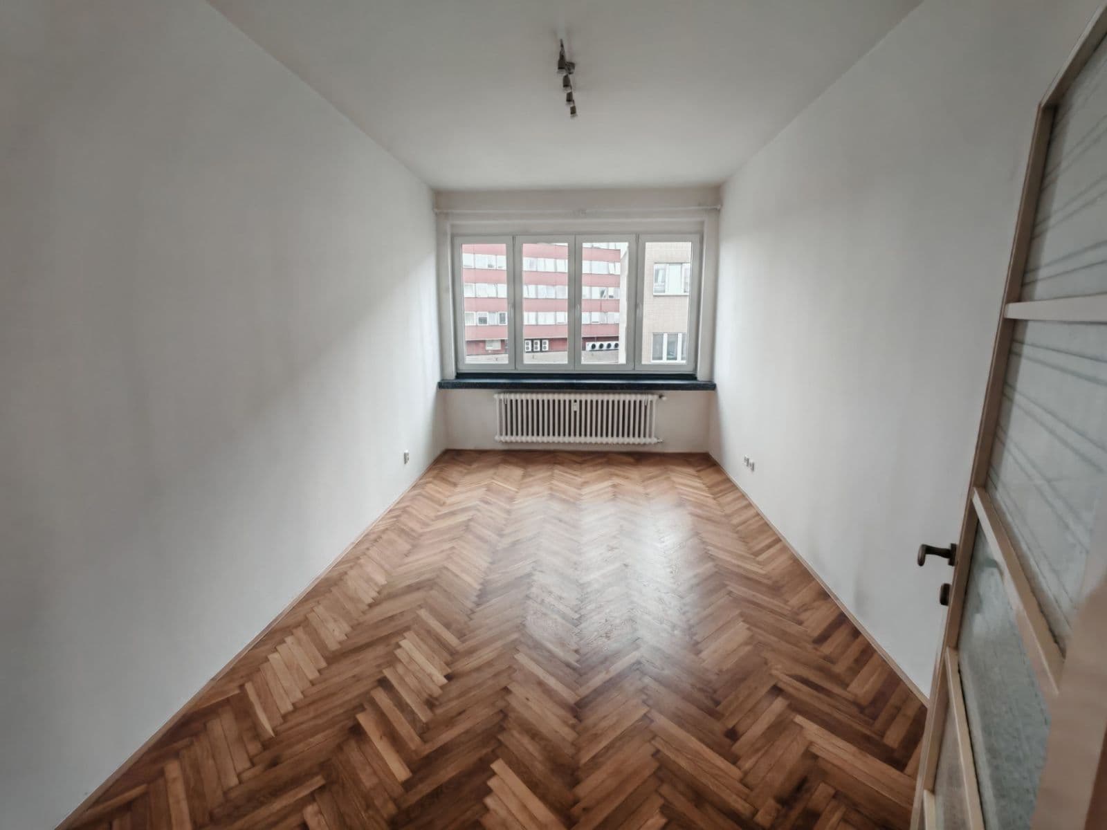Pronájem bytu 2+kk 50 m², U Elektrárny, Praha, Praha Pronájem bytu 2+kk 50 m², U Elektrárny, Praha, Praha