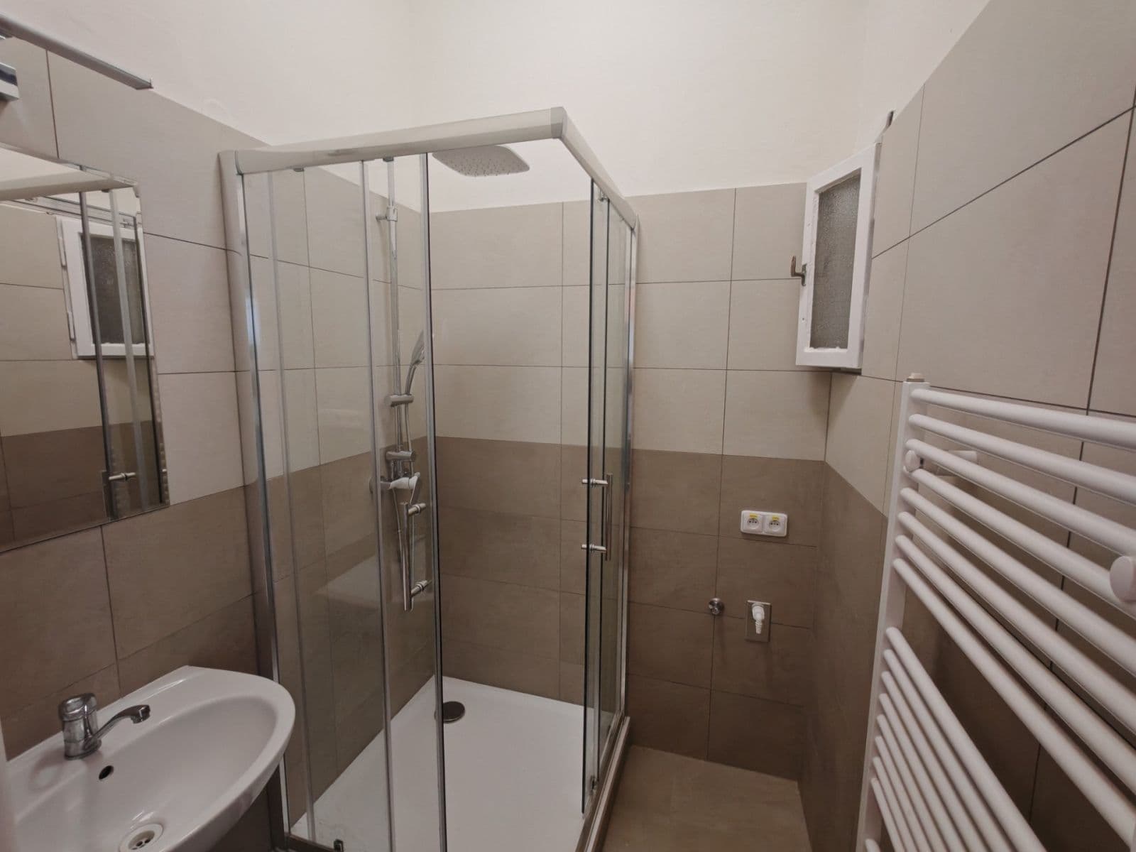 Pronájem bytu 2+kk 50 m², U Elektrárny, Praha, Praha Pronájem bytu 2+kk 50 m², U Elektrárny, Praha, Praha