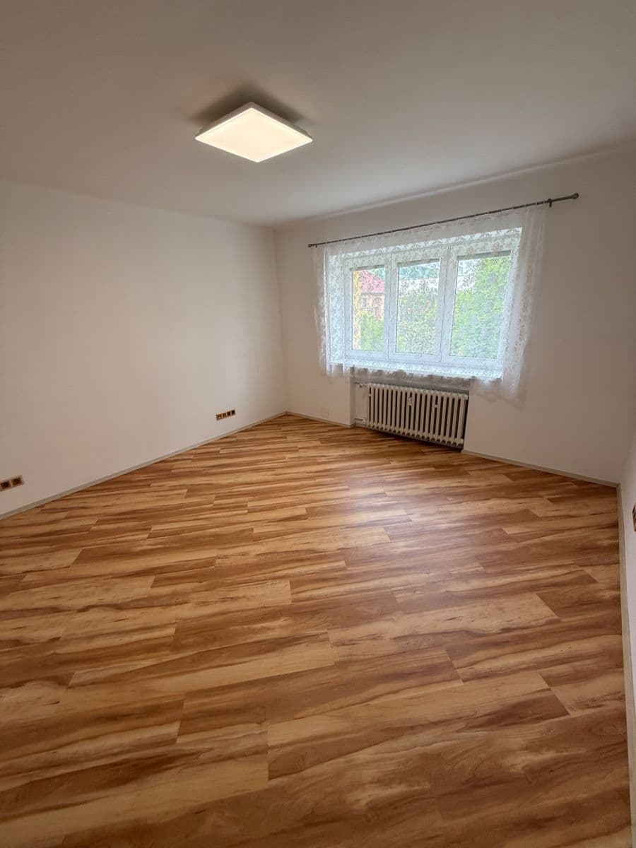 Prodej bytu 1+kk 23 m², Matouše Václavka, Vsetín, Zlínský kraj Prodej bytu 1+kk 23 m², Matouše Václavka, Vsetín, Zlínský kraj