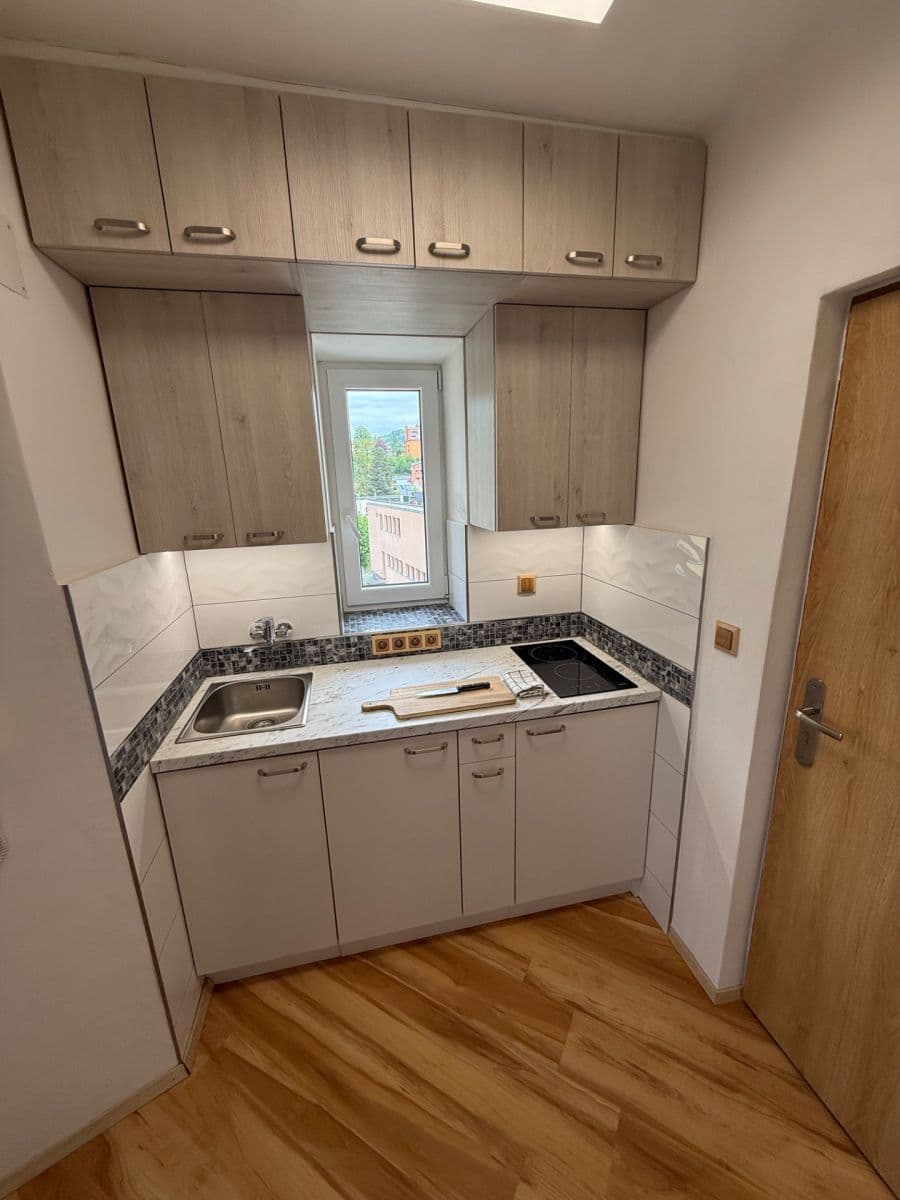 Prodej bytu 1+kk 23 m², Matouše Václavka, Vsetín, Zlínský kraj Prodej bytu 1+kk 23 m², Matouše Václavka, Vsetín, Zlínský kraj