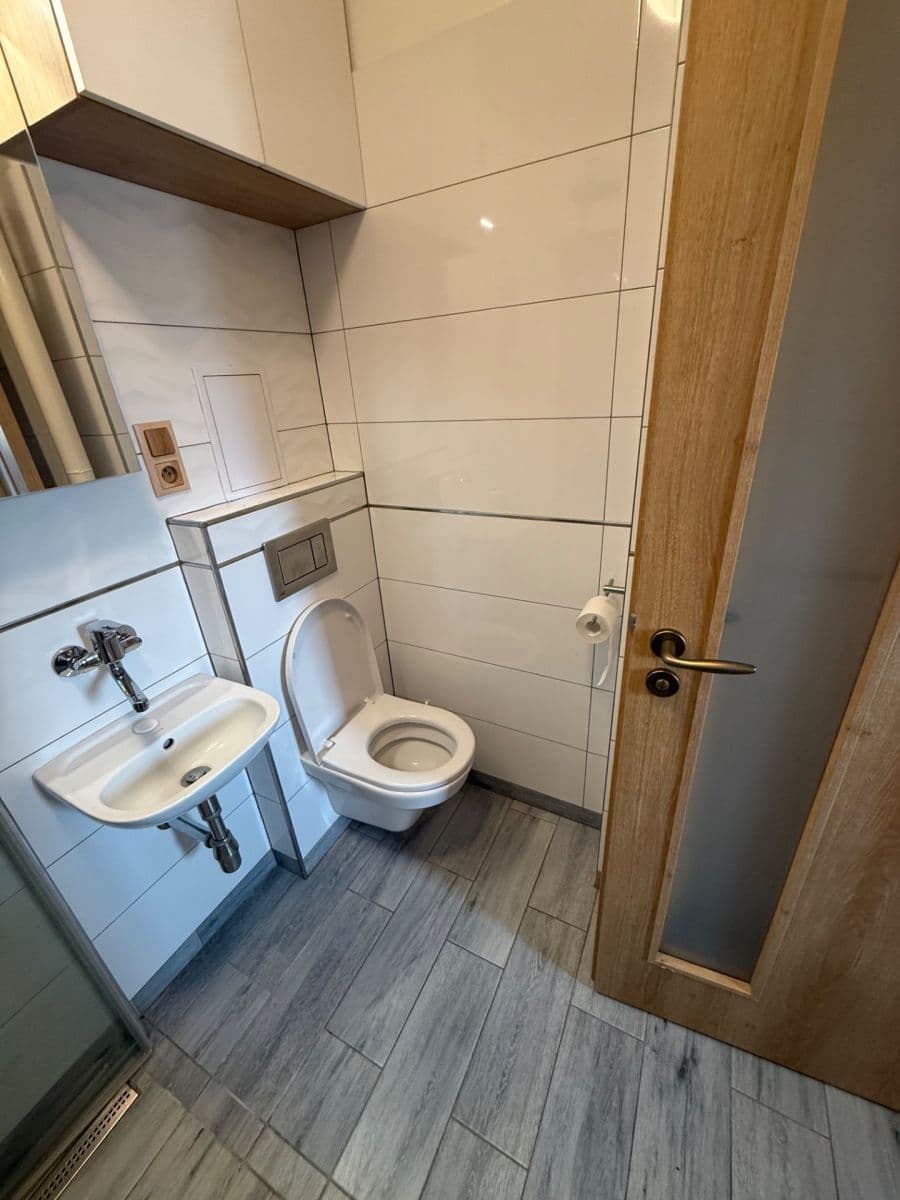 Prodej bytu 1+kk 23 m², Matouše Václavka, Vsetín, Zlínský kraj Prodej bytu 1+kk 23 m², Matouše Václavka, Vsetín, Zlínský kraj