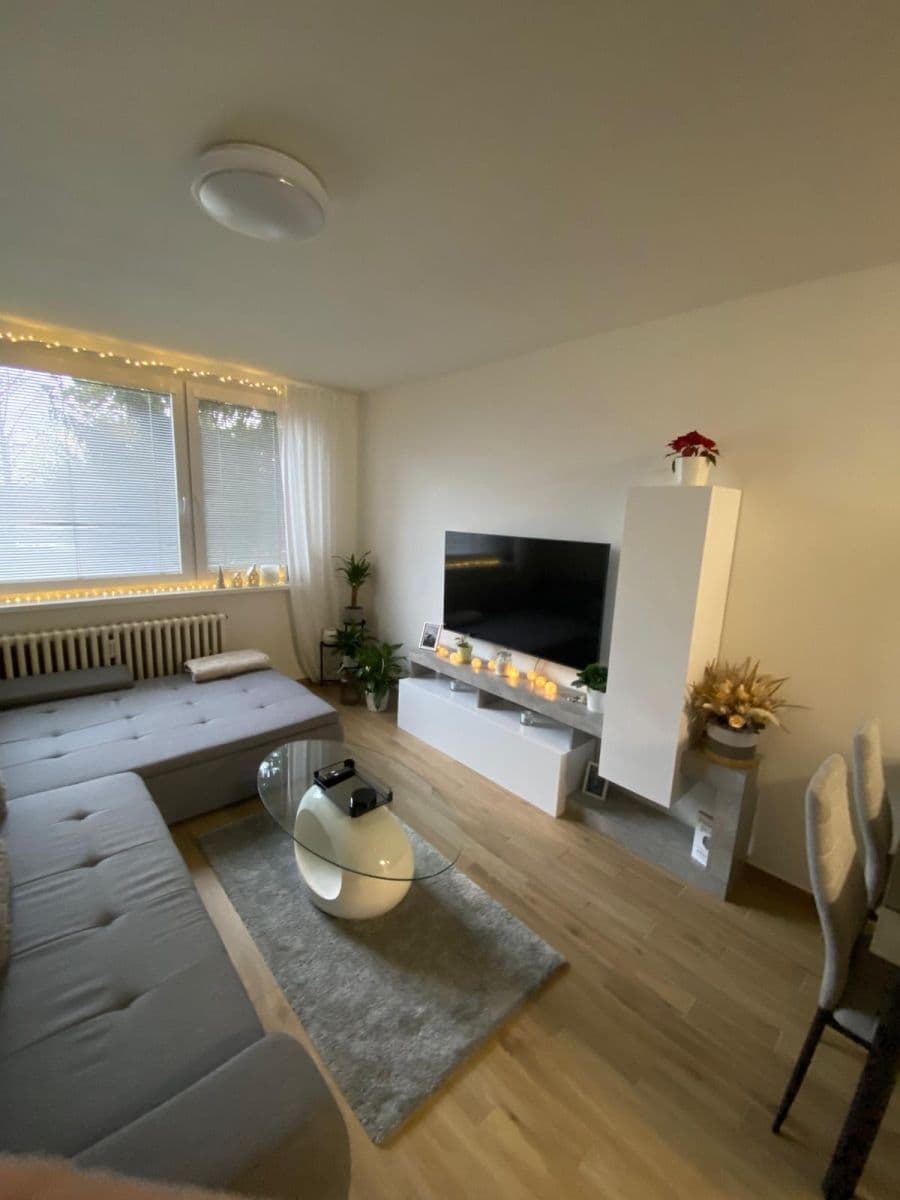 Pronájem bytu 2+kk 45 m², K vodárně, Čerčany, Středočeský kraj Pronájem bytu 2+kk 45 m², K vodárně, Čerčany, Středočeský kraj