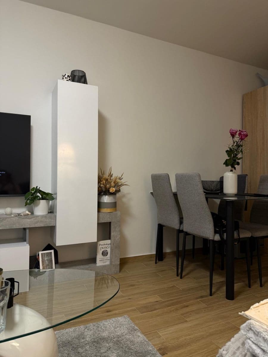 Pronájem bytu 2+kk 45 m², K vodárně, Čerčany, Středočeský kraj Pronájem bytu 2+kk 45 m², K vodárně, Čerčany, Středočeský kraj