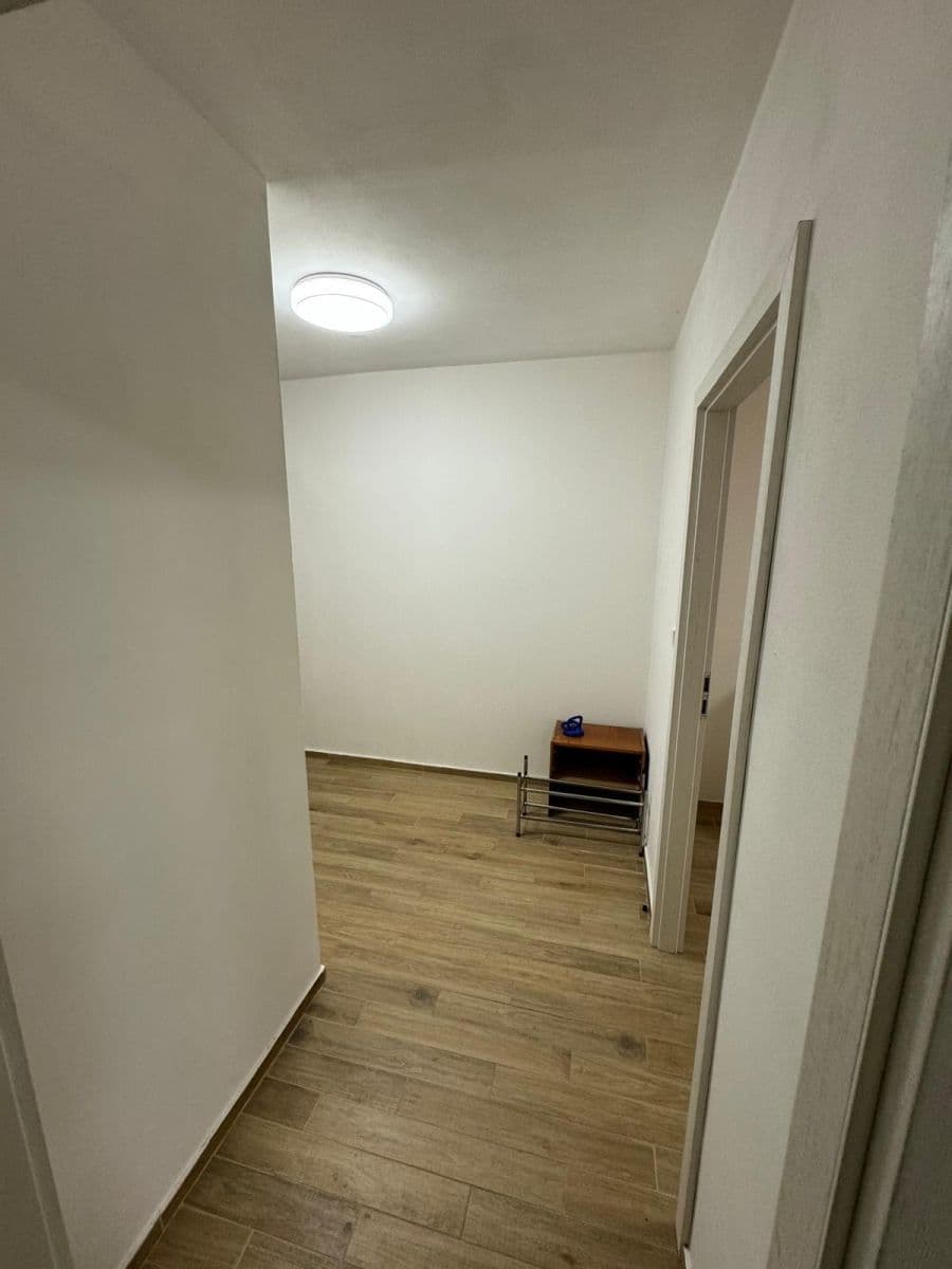 Pronájem bytu 2+kk 45 m², K vodárně, Čerčany, Středočeský kraj Pronájem bytu 2+kk 45 m², K vodárně, Čerčany, Středočeský kraj
