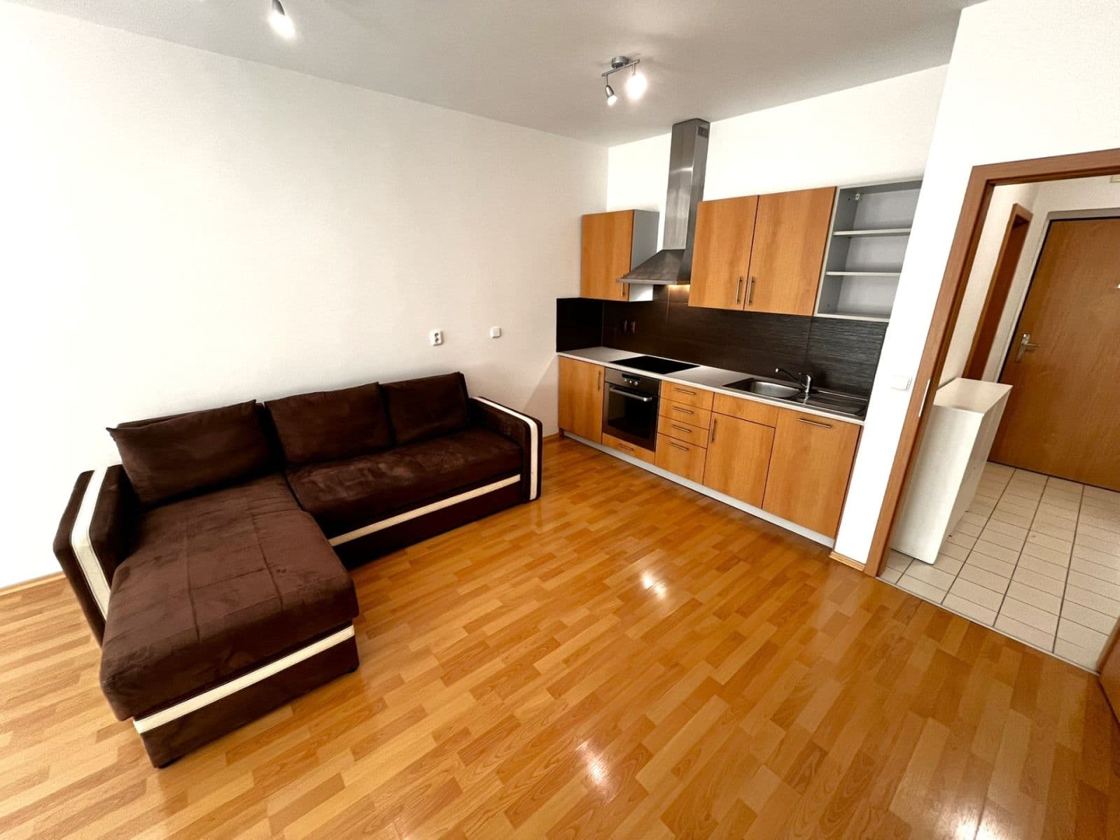 Pronájem bytu 1+kk 39 m², Kosmova, Brno, Jihomoravský kraj Pronájem bytu 1+kk 39 m², Kosmova, Brno, Jihomoravský kraj