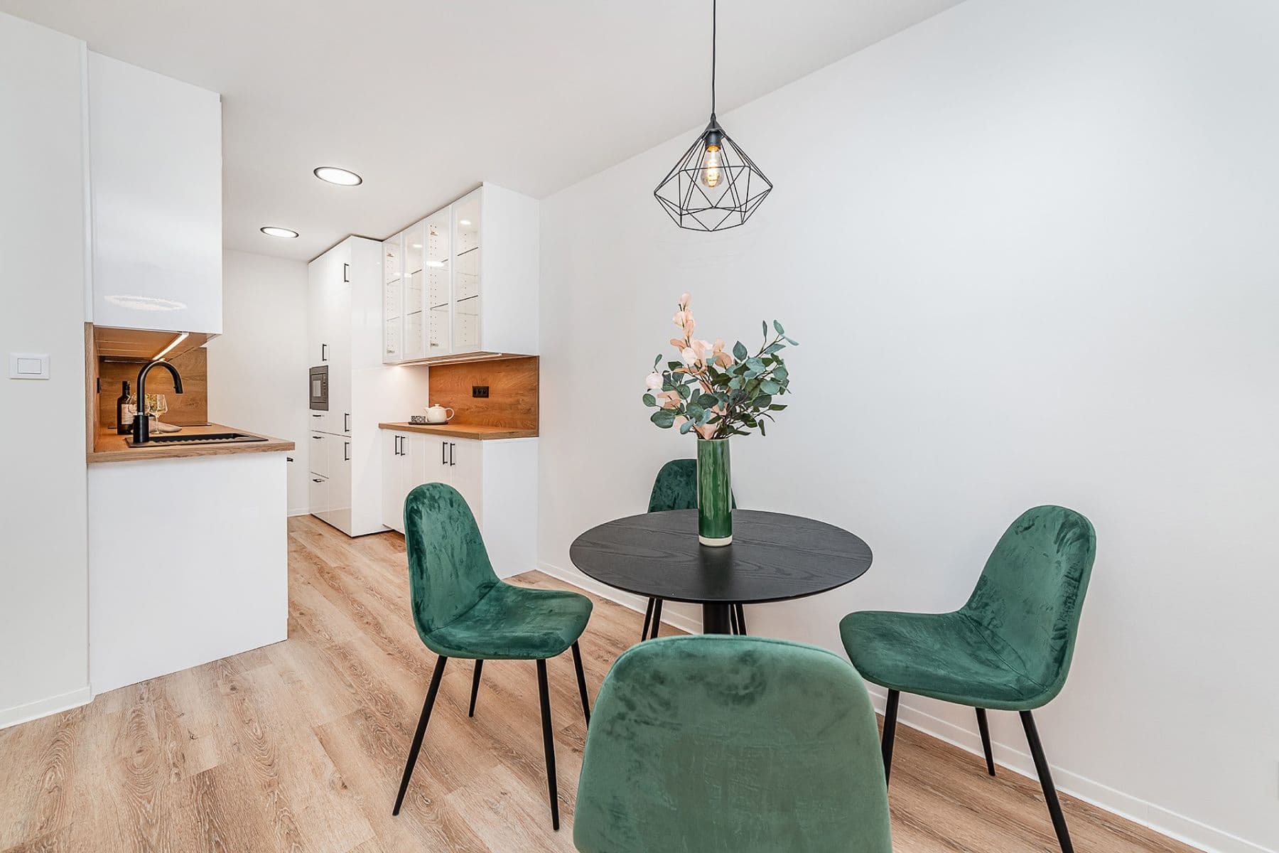Prodej bytu 3+kk 78 m², V Zahrádkách, Praha, Praha Prodej bytu 3+kk 78 m², V Zahrádkách, Praha, Praha