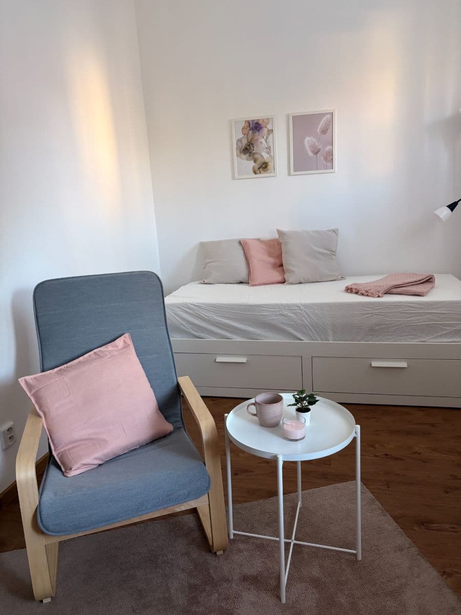 Pronájem bytu 1+kk 30 m², Kloboučnická, Praha, Praha Pronájem bytu 1+kk 30 m², Kloboučnická, Praha, Praha