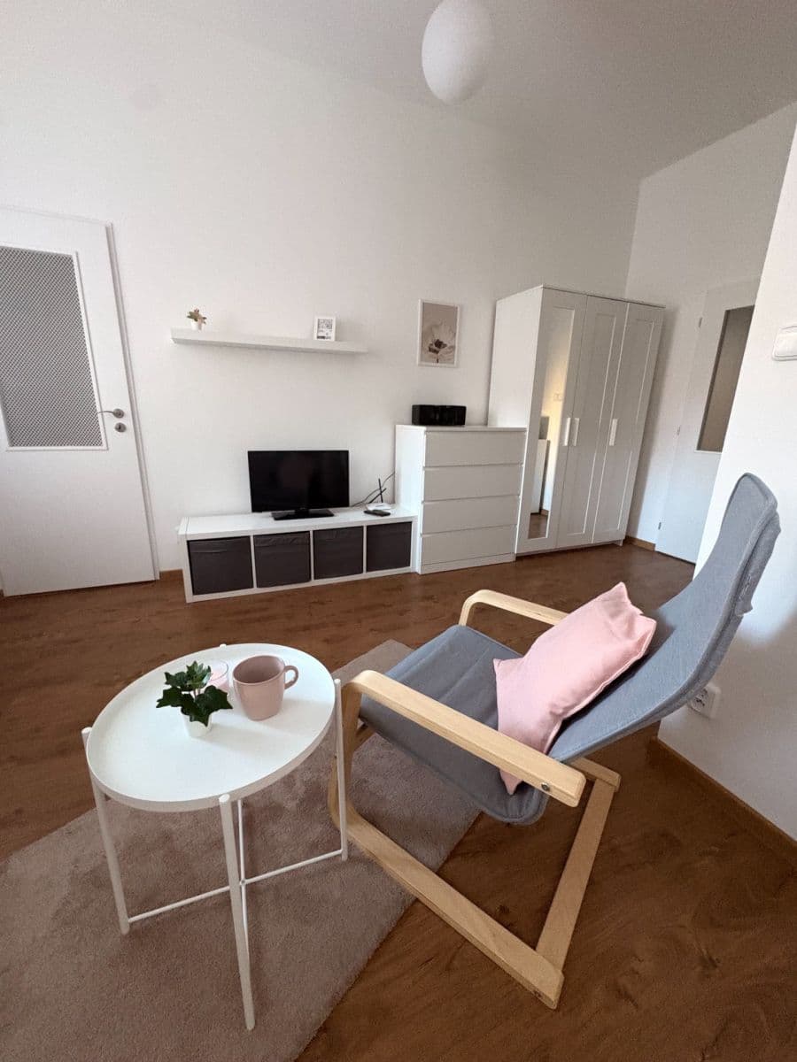 Pronájem bytu 1+kk 30 m², Kloboučnická, Praha, Praha Pronájem bytu 1+kk 30 m², Kloboučnická, Praha, Praha