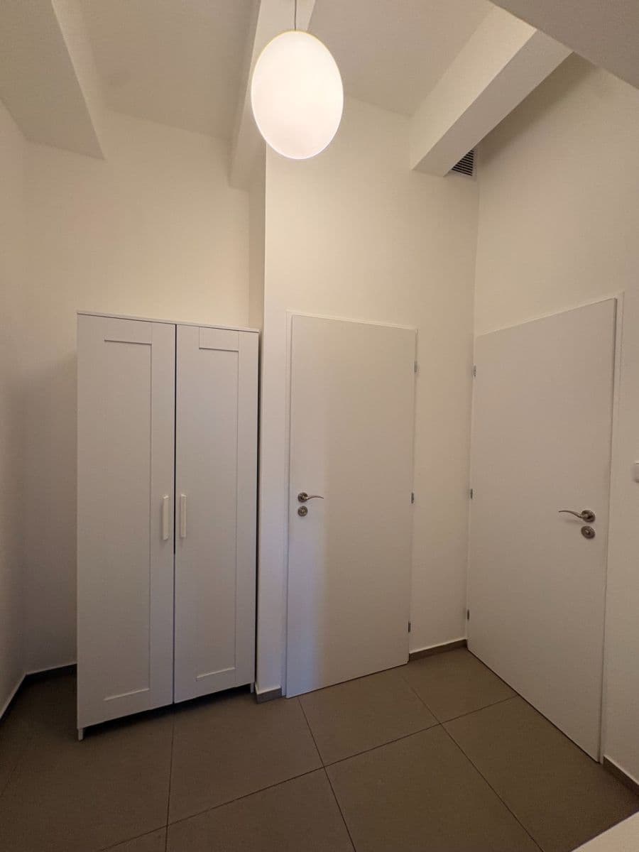 Pronájem bytu 1+kk 30 m², Kloboučnická, Praha, Praha Pronájem bytu 1+kk 30 m², Kloboučnická, Praha, Praha