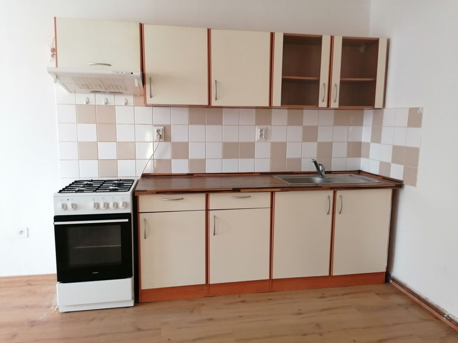 Pronájem bytu 2+kk 56 m², Fügnerova, Králův Dvůr, Středočeský kraj Pronájem bytu 2+kk 56 m², Fügnerova, Králův Dvůr, Středočeský kraj