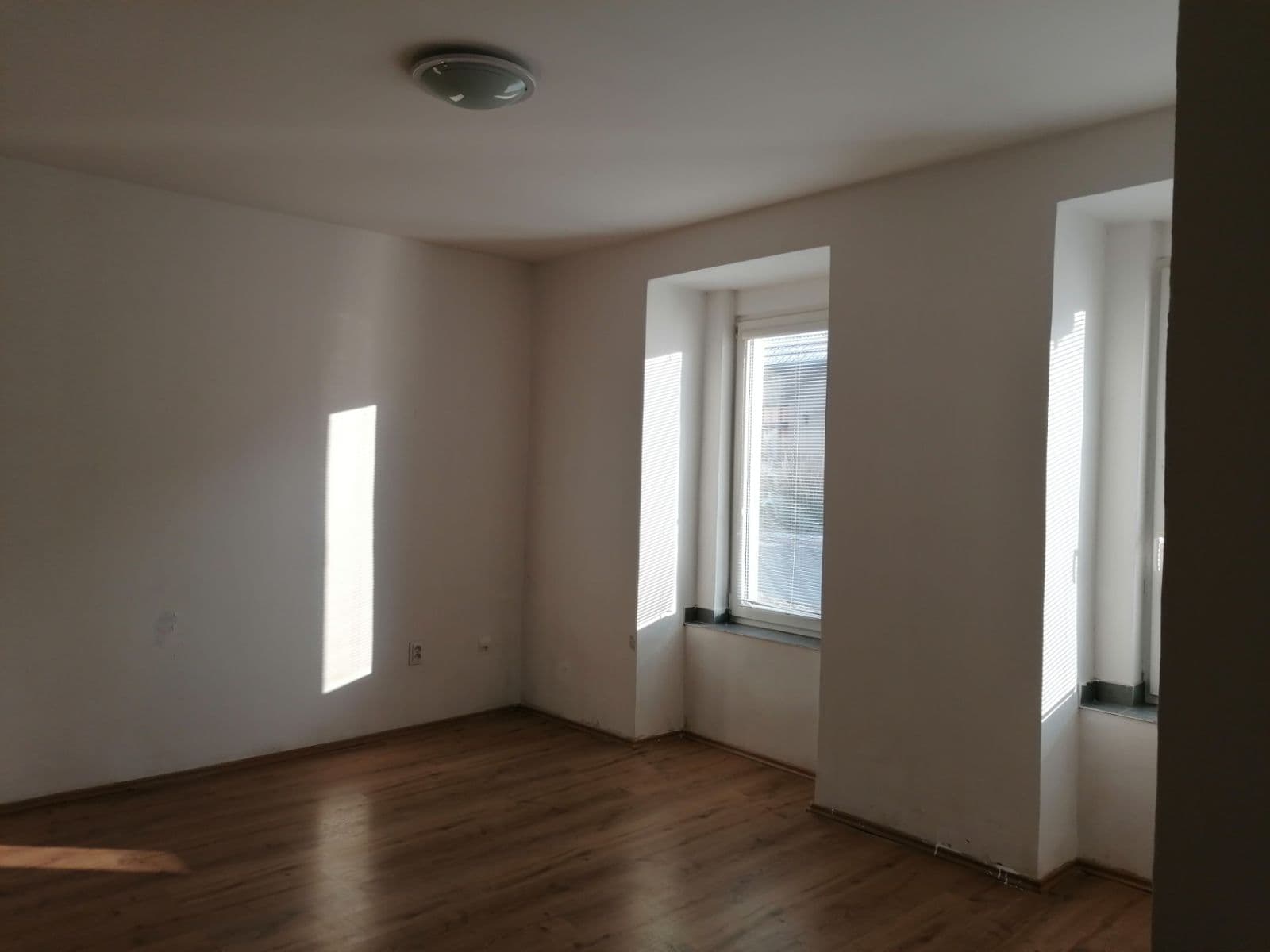 Pronájem bytu 2+kk 56 m², Fügnerova, Králův Dvůr, Středočeský kraj Pronájem bytu 2+kk 56 m², Fügnerova, Králův Dvůr, Středočeský kraj