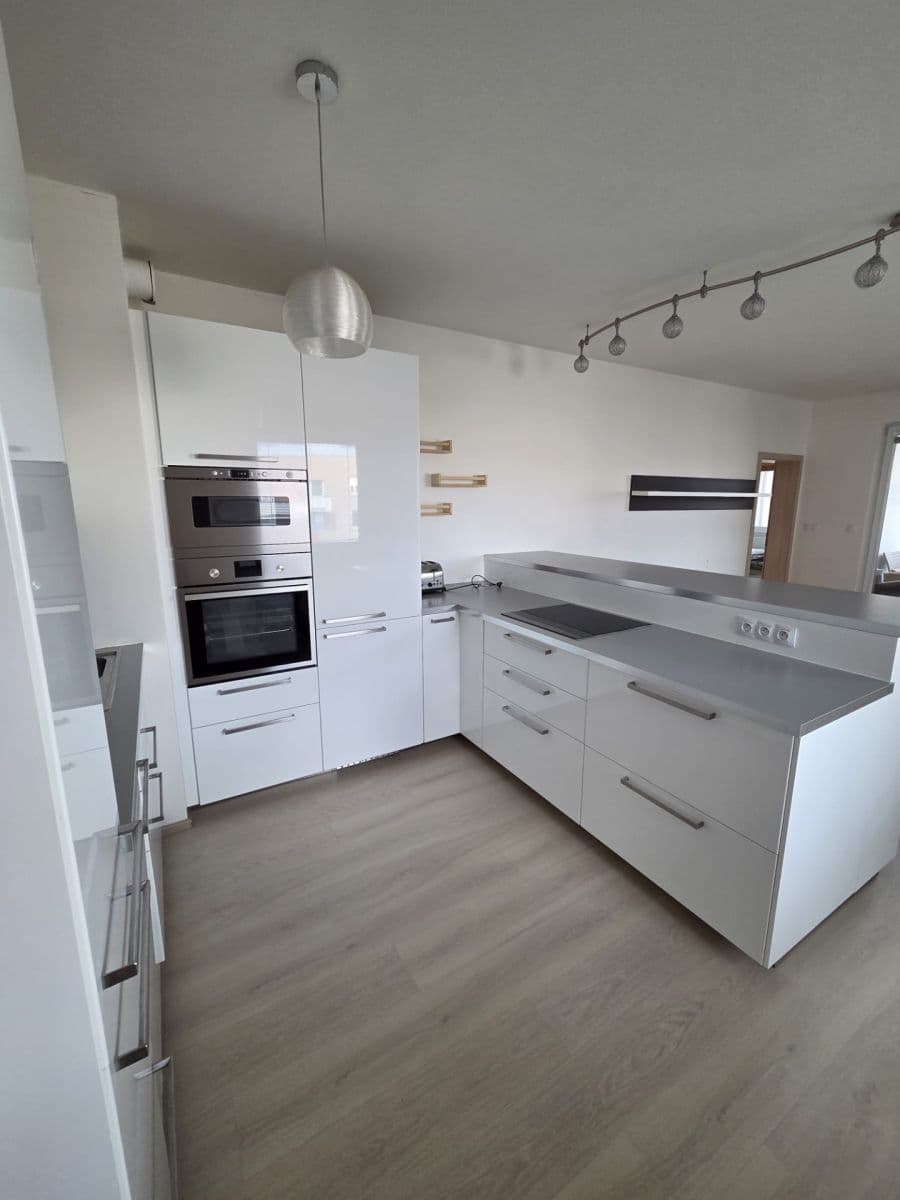 Pronájem bytu 2+kk 64 m², Modenská, Praha, Praha Pronájem bytu 2+kk 64 m², Modenská, Praha, Praha