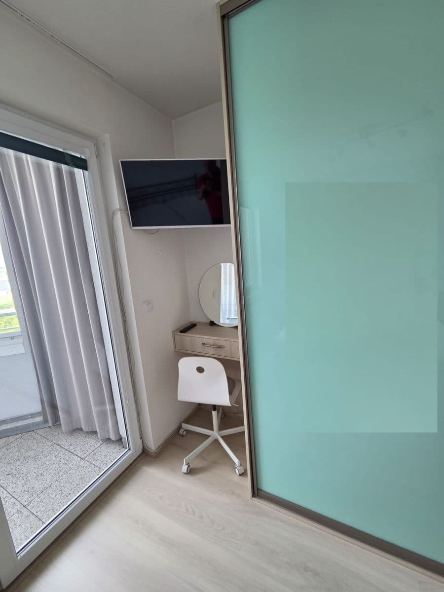 Pronájem bytu 2+kk 64 m², Modenská, Praha, Praha Pronájem bytu 2+kk 64 m², Modenská, Praha, Praha