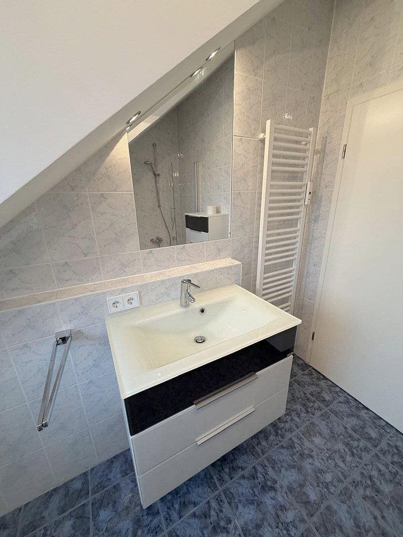 Prodej bytu 2+1 60 m², Germering, Bavorsko Prodej bytu 2+1 60 m², Germering, Bavorsko