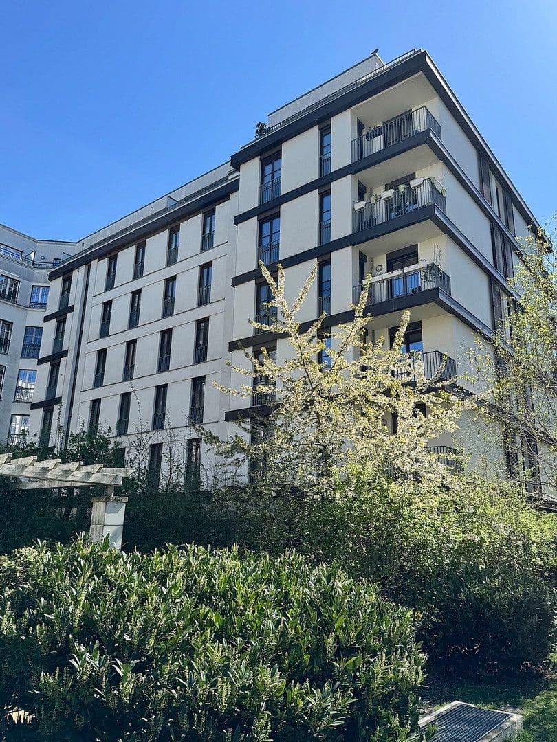 Prodej bytu 4+1 141 m², Düsseldorfer Straße 28, Berlin, Berlín Prodej bytu 4+1 141 m², Düsseldorfer Straße 28, Berlin, Berlín