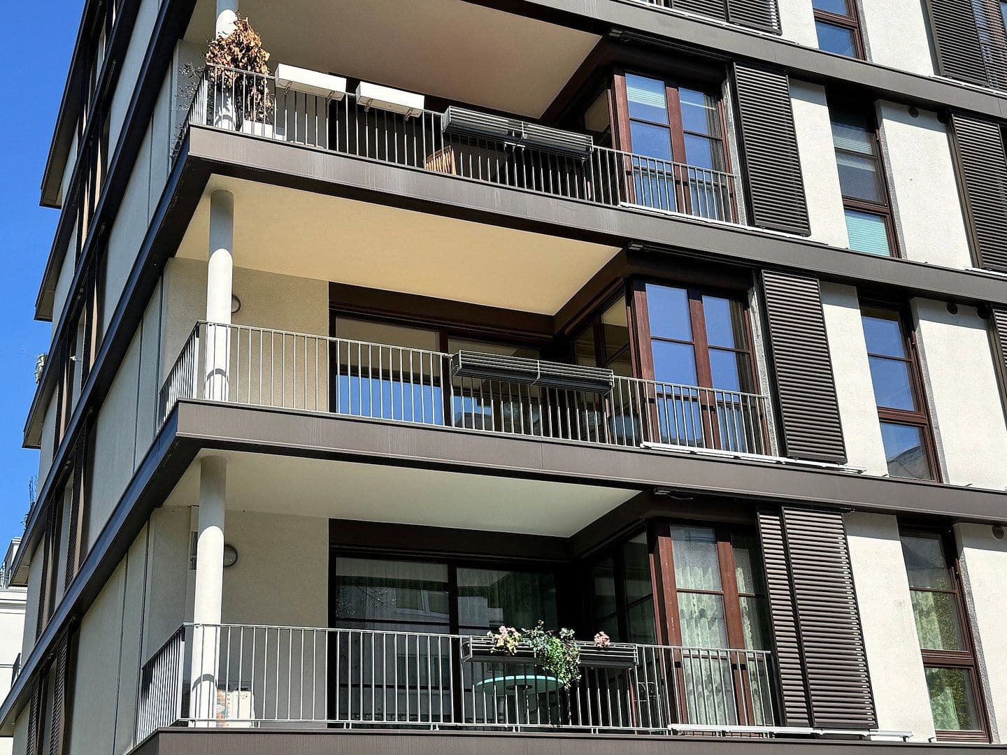 Prodej bytu 4+1 141 m², Düsseldorfer Straße 28, Berlin, Berlín Prodej bytu 4+1 141 m², Düsseldorfer Straße 28, Berlin, Berlín