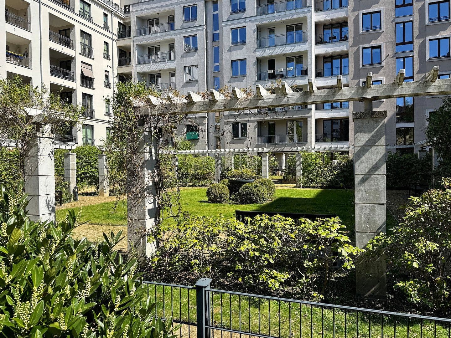 Prodej bytu 4+1 141 m², Düsseldorfer Straße 28, Berlin, Berlín Prodej bytu 4+1 141 m², Düsseldorfer Straße 28, Berlin, Berlín