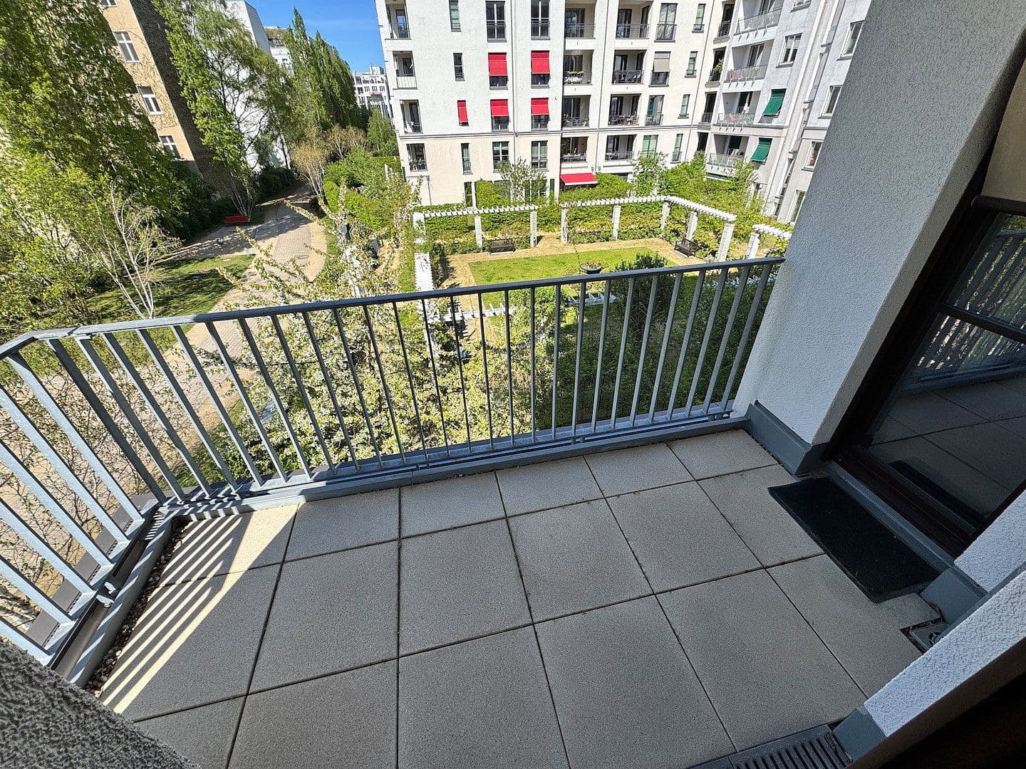 Prodej bytu 4+1 141 m², Düsseldorfer Straße 28, Berlin, Berlín Prodej bytu 4+1 141 m², Düsseldorfer Straße 28, Berlin, Berlín