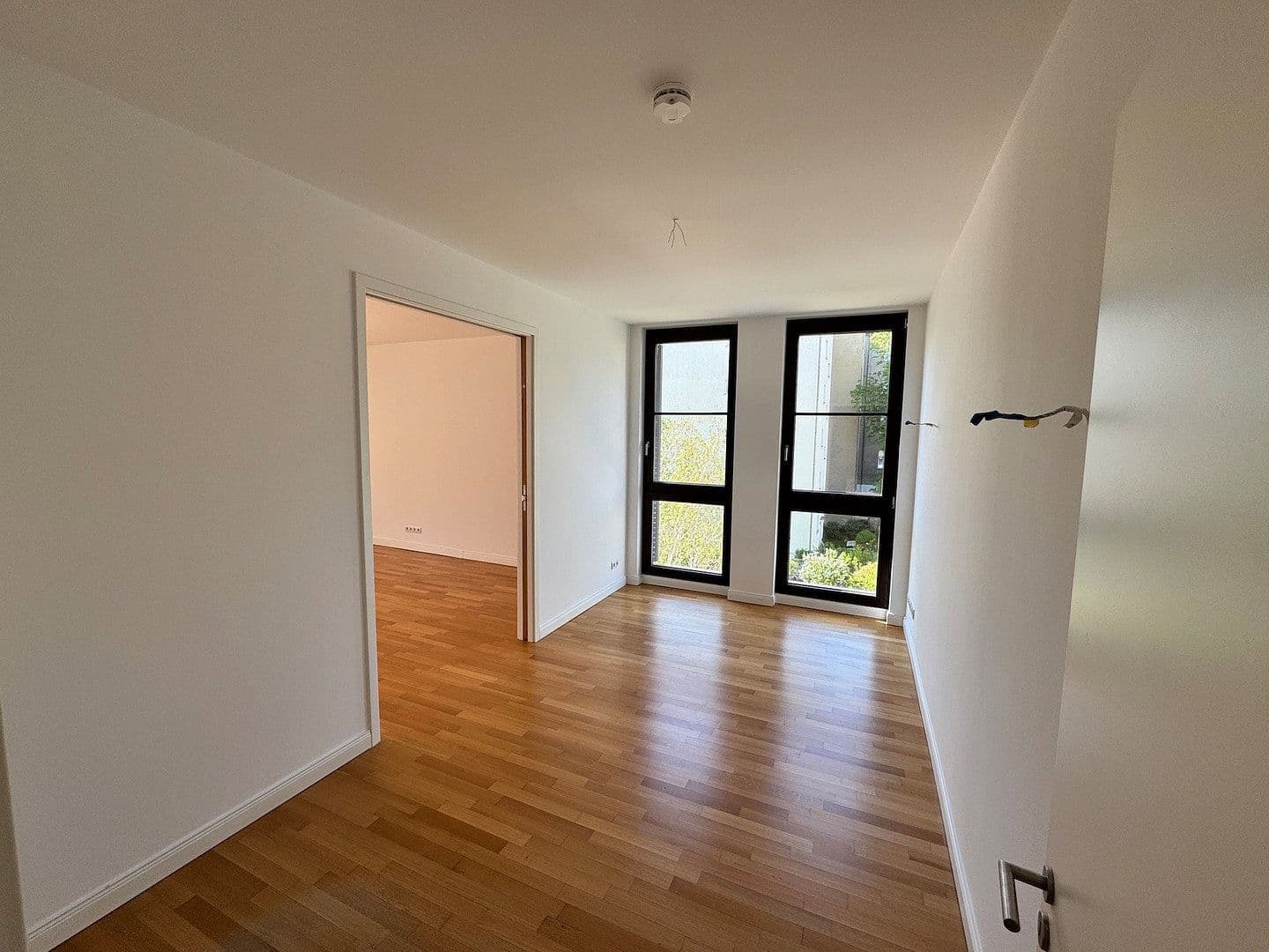 Prodej bytu 4+1 141 m², Düsseldorfer Straße 28, Berlin, Berlín Prodej bytu 4+1 141 m², Düsseldorfer Straße 28, Berlin, Berlín