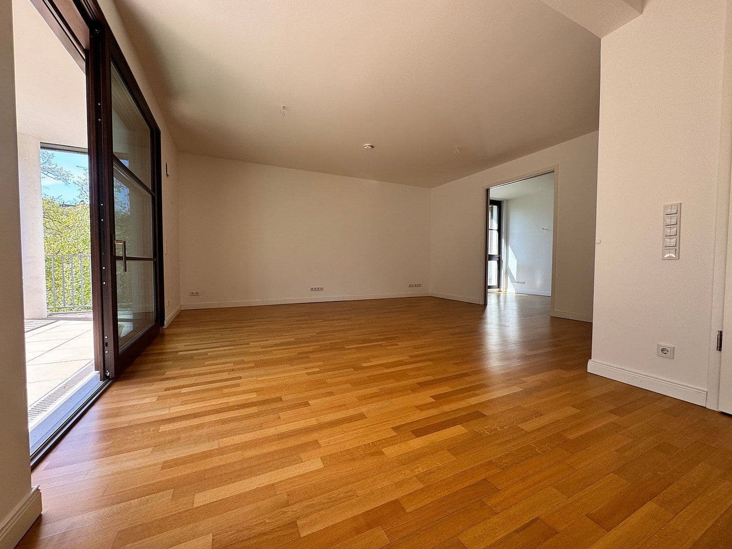 Prodej bytu 4+1 141 m², Düsseldorfer Straße 28, Berlin, Berlín Prodej bytu 4+1 141 m², Düsseldorfer Straße 28, Berlin, Berlín