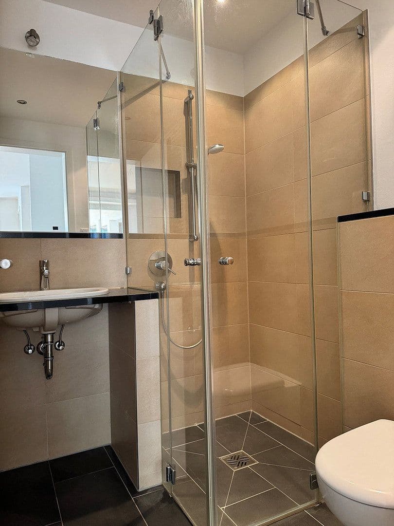 Prodej bytu 4+1 141 m², Düsseldorfer Straße 28, Berlin, Berlín Prodej bytu 4+1 141 m², Düsseldorfer Straße 28, Berlin, Berlín