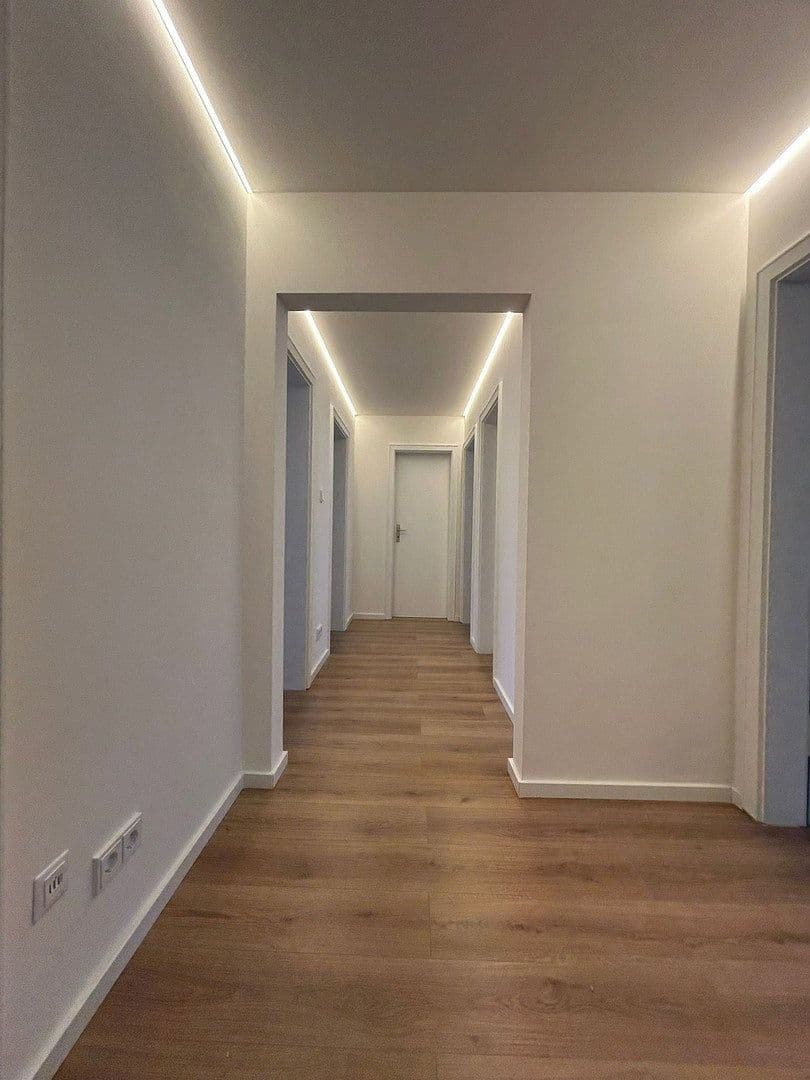 Pronájem bytu 4+1 75 m², Gmunder Straße 28, München, Bavorsko Pronájem bytu 4+1 75 m², Gmunder Straße 28, München, Bavorsko