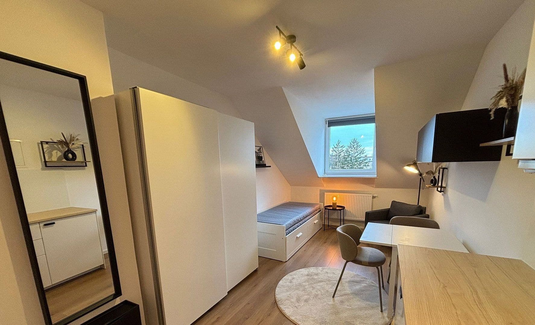 Pronájem bytu 4+1 75 m², Gmunder Straße 28, München, Bavorsko Pronájem bytu 4+1 75 m², Gmunder Straße 28, München, Bavorsko