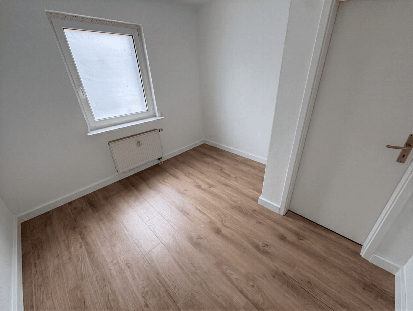 Pronájem bytu 4+kk 78 m², Neukieritzsch, Sasko Pronájem bytu 4+kk 78 m², Neukieritzsch, Sasko