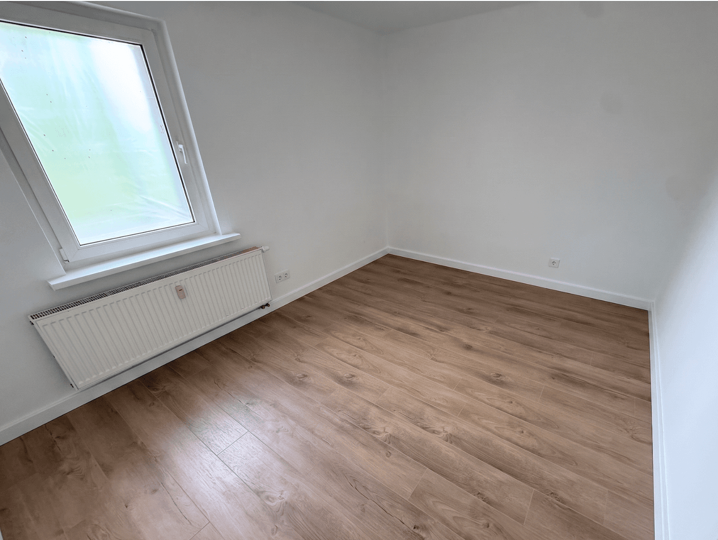 Pronájem bytu 4+kk 78 m², Neukieritzsch, Sasko Pronájem bytu 4+kk 78 m², Neukieritzsch, Sasko