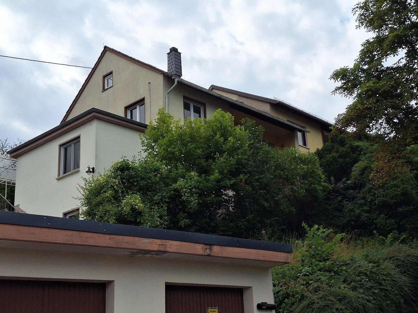 Prodej domu 220 m², pozemek 3.117 m², Lessingstraße 61, Bad Kreuznach, Porýní-Falc Prodej domu 220 m², pozemek 3.117 m², Lessingstraße 61, Bad Kreuznach, Porýní-Falc