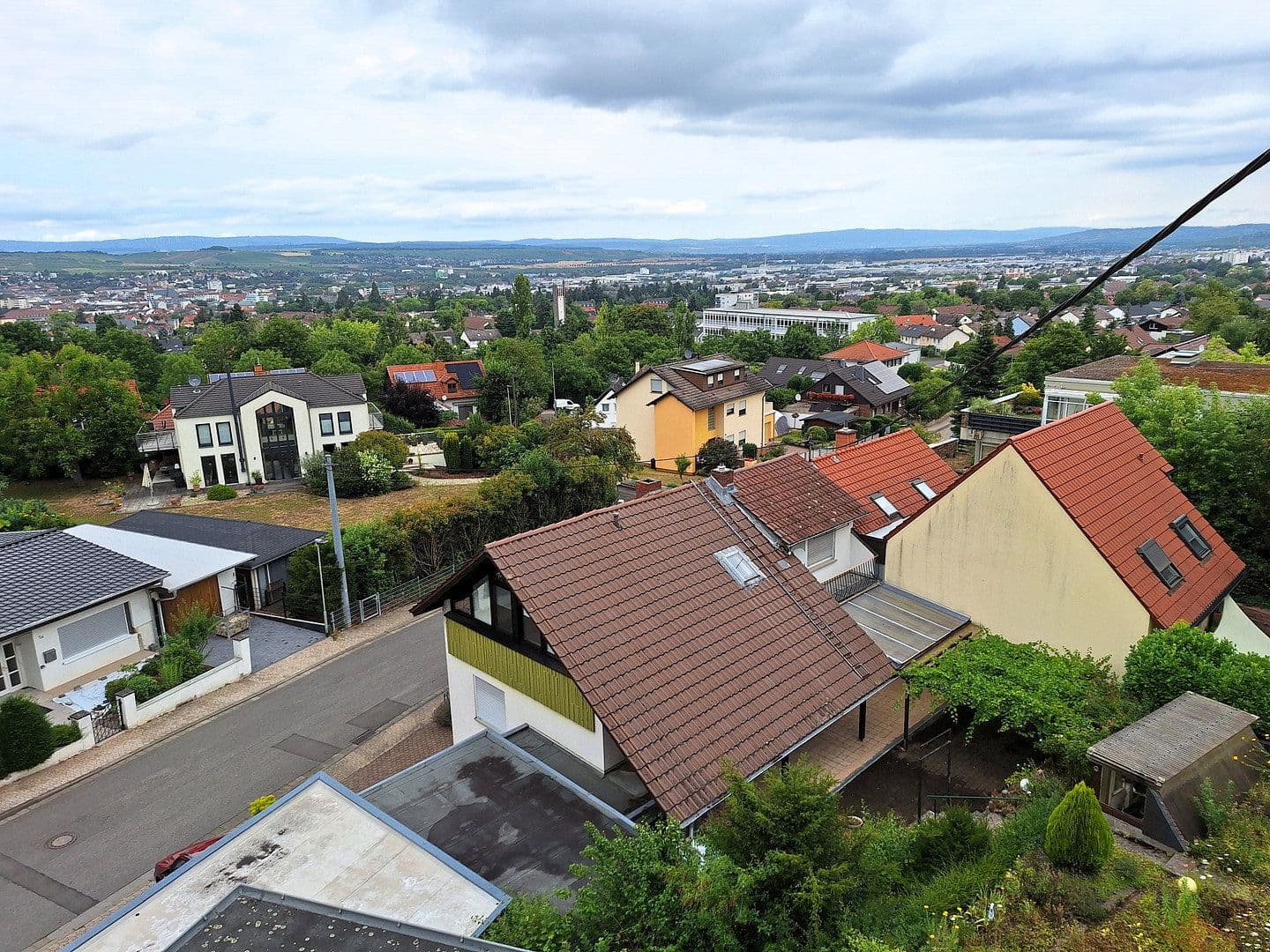 Prodej domu 220 m², pozemek 3.117 m², Lessingstraße 61, Bad Kreuznach, Porýní-Falc Prodej domu 220 m², pozemek 3.117 m², Lessingstraße 61, Bad Kreuznach, Porýní-Falc