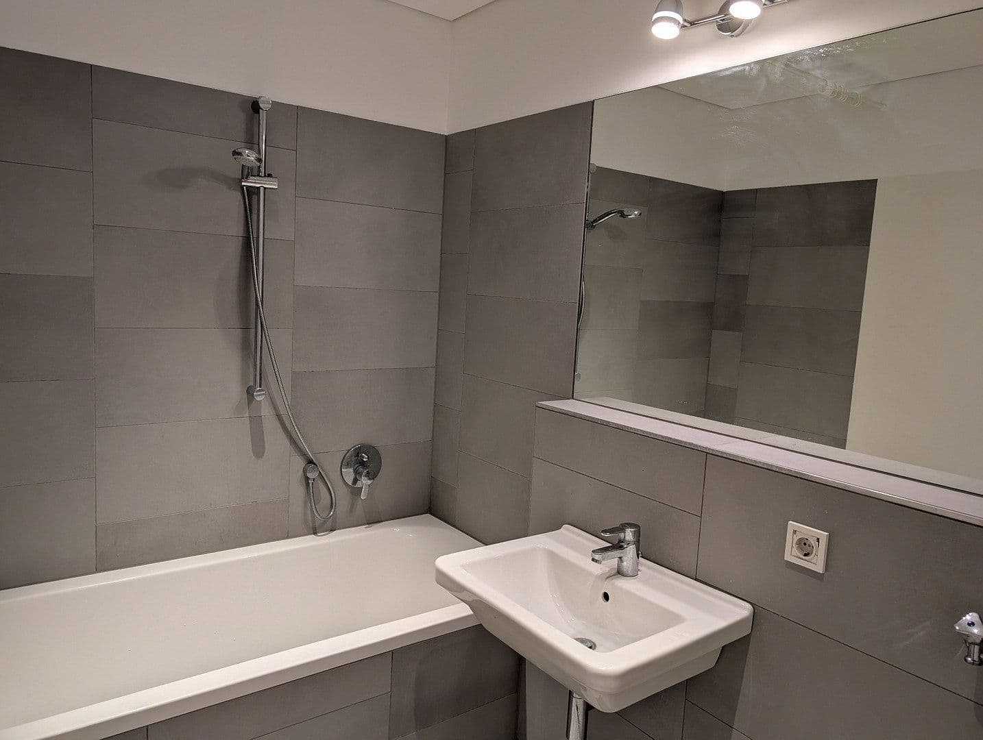 Prodej bytu 2+1 35 m², Haussteinstraße 2, Wien, Wien Prodej bytu 2+1 35 m², Haussteinstraße 2, Wien, Wien