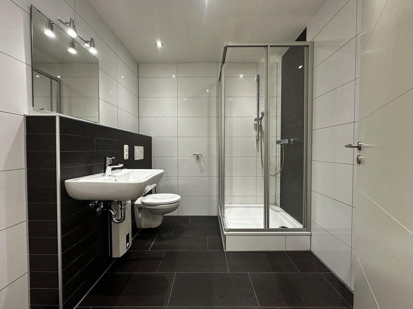Pronájem bytu 2+1 64 m², Übacher Weg 121 + 123, Alsdorf, Severní Porýní-Vestfálsko Pronájem bytu 2+1 64 m², Übacher Weg 121 + 123, Alsdorf, Severní Porýní-Vestfálsko