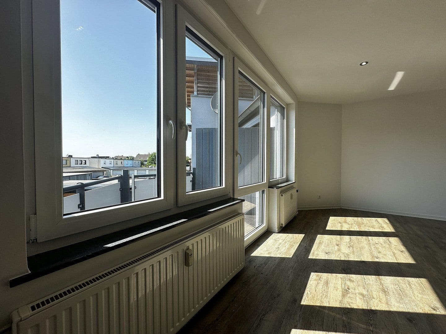 Pronájem bytu 2+1 64 m², Übacher Weg 121 + 123, Alsdorf, Severní Porýní-Vestfálsko Pronájem bytu 2+1 64 m², Übacher Weg 121 + 123, Alsdorf, Severní Porýní-Vestfálsko
