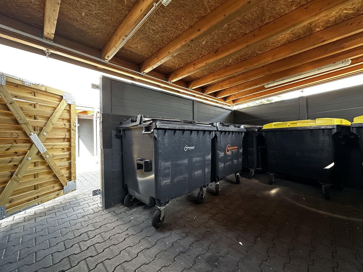 Pronájem bytu 2+1 64 m², Übacher Weg 121 + 123, Alsdorf, Severní Porýní-Vestfálsko Pronájem bytu 2+1 64 m², Übacher Weg 121 + 123, Alsdorf, Severní Porýní-Vestfálsko