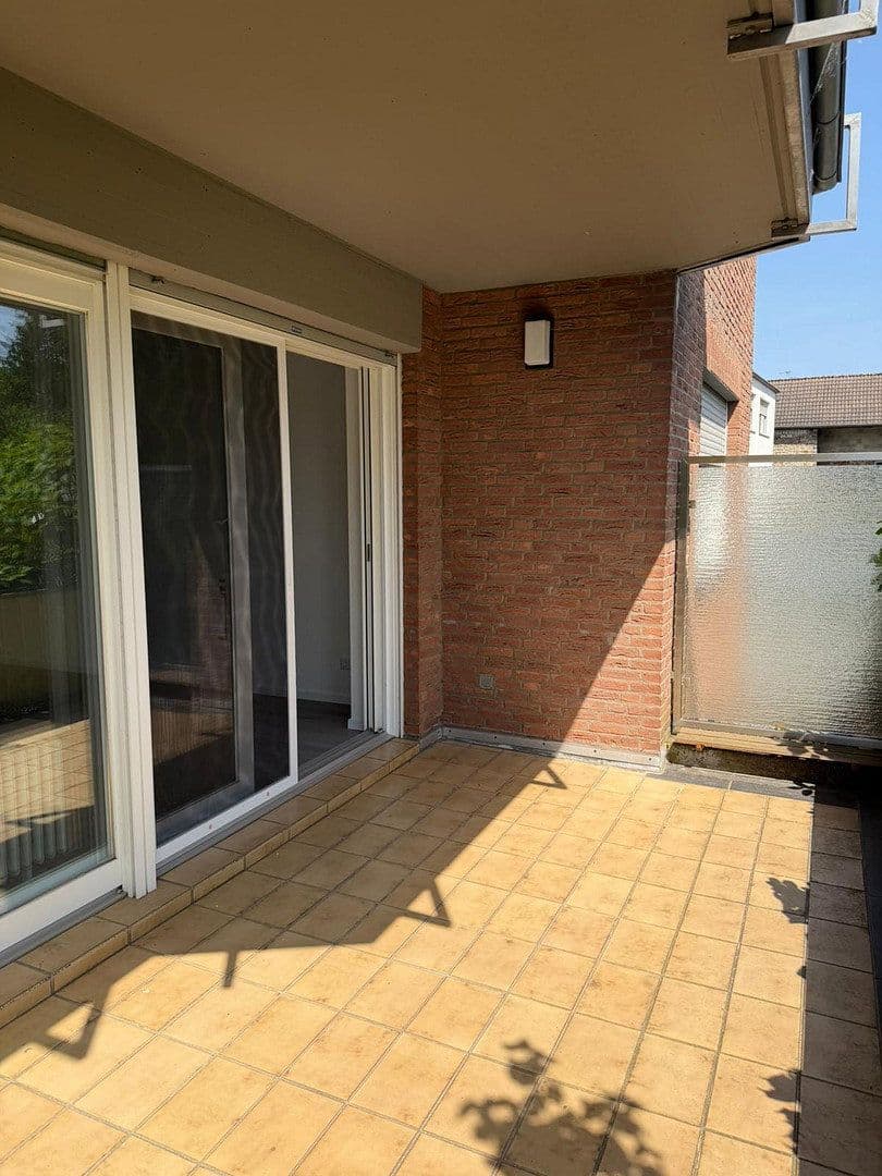 Pronájem bytu 2+1 98 m², Eilendorfer Straße 102, Cáchy, Severní Porýní-Vestfálsko Pronájem bytu 2+1 98 m², Eilendorfer Straße 102, Cáchy, Severní Porýní-Vestfálsko