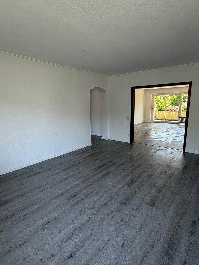 Pronájem bytu 2+1 98 m², Eilendorfer Straße 102, Cáchy, Severní Porýní-Vestfálsko Pronájem bytu 2+1 98 m², Eilendorfer Straße 102, Cáchy, Severní Porýní-Vestfálsko