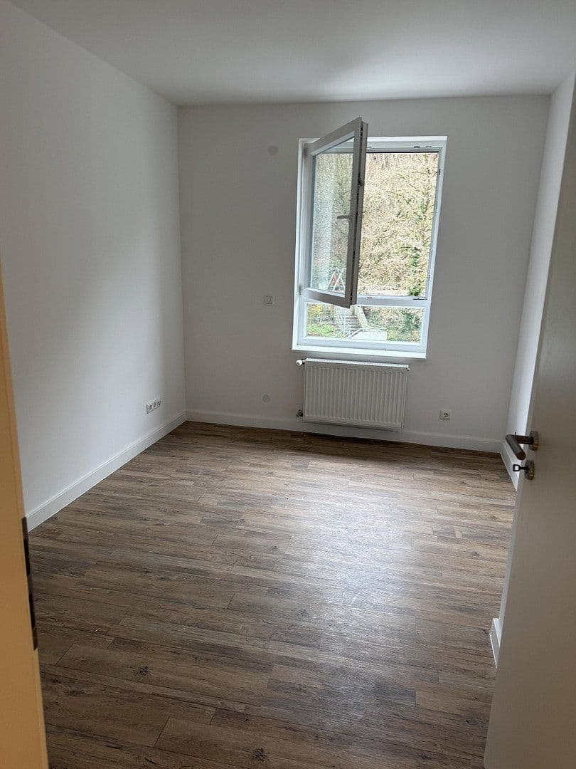 Pronájem domu 120 m², pozemek 207 m², Nibelungenstraße 146A, Bensheim, Hessen Pronájem domu 120 m², pozemek 207 m², Nibelungenstraße 146A, Bensheim, Hessen
