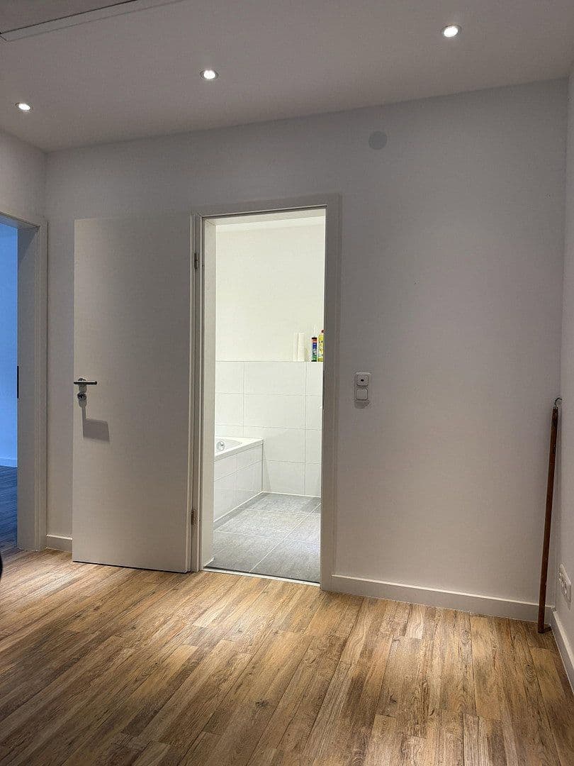 Pronájem domu 120 m², pozemek 207 m², Nibelungenstraße 146A, Bensheim, Hessen Pronájem domu 120 m², pozemek 207 m², Nibelungenstraße 146A, Bensheim, Hessen