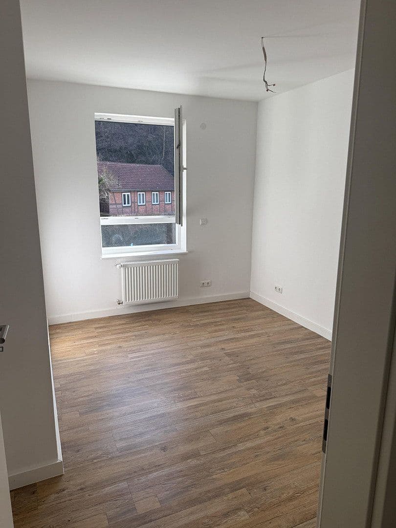 Pronájem domu 120 m², pozemek 207 m², Nibelungenstraße 146A, Bensheim, Hessen Pronájem domu 120 m², pozemek 207 m², Nibelungenstraße 146A, Bensheim, Hessen
