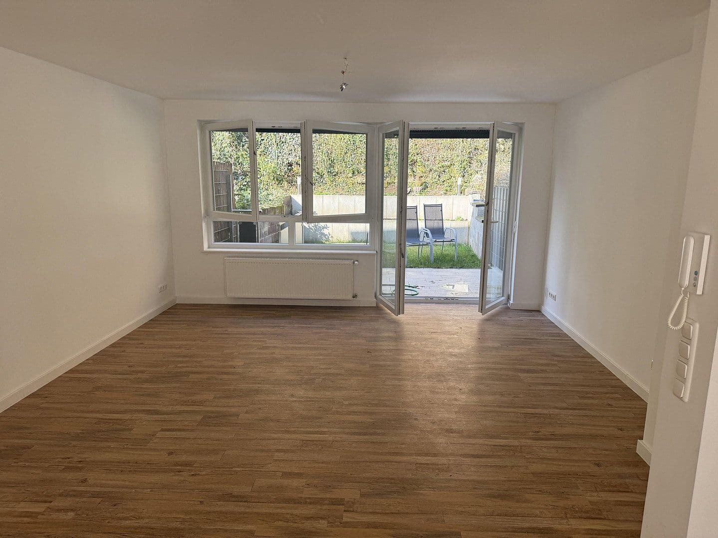 Pronájem domu 120 m², pozemek 207 m², Nibelungenstraße 146A, Bensheim, Hessen Pronájem domu 120 m², pozemek 207 m², Nibelungenstraße 146A, Bensheim, Hessen