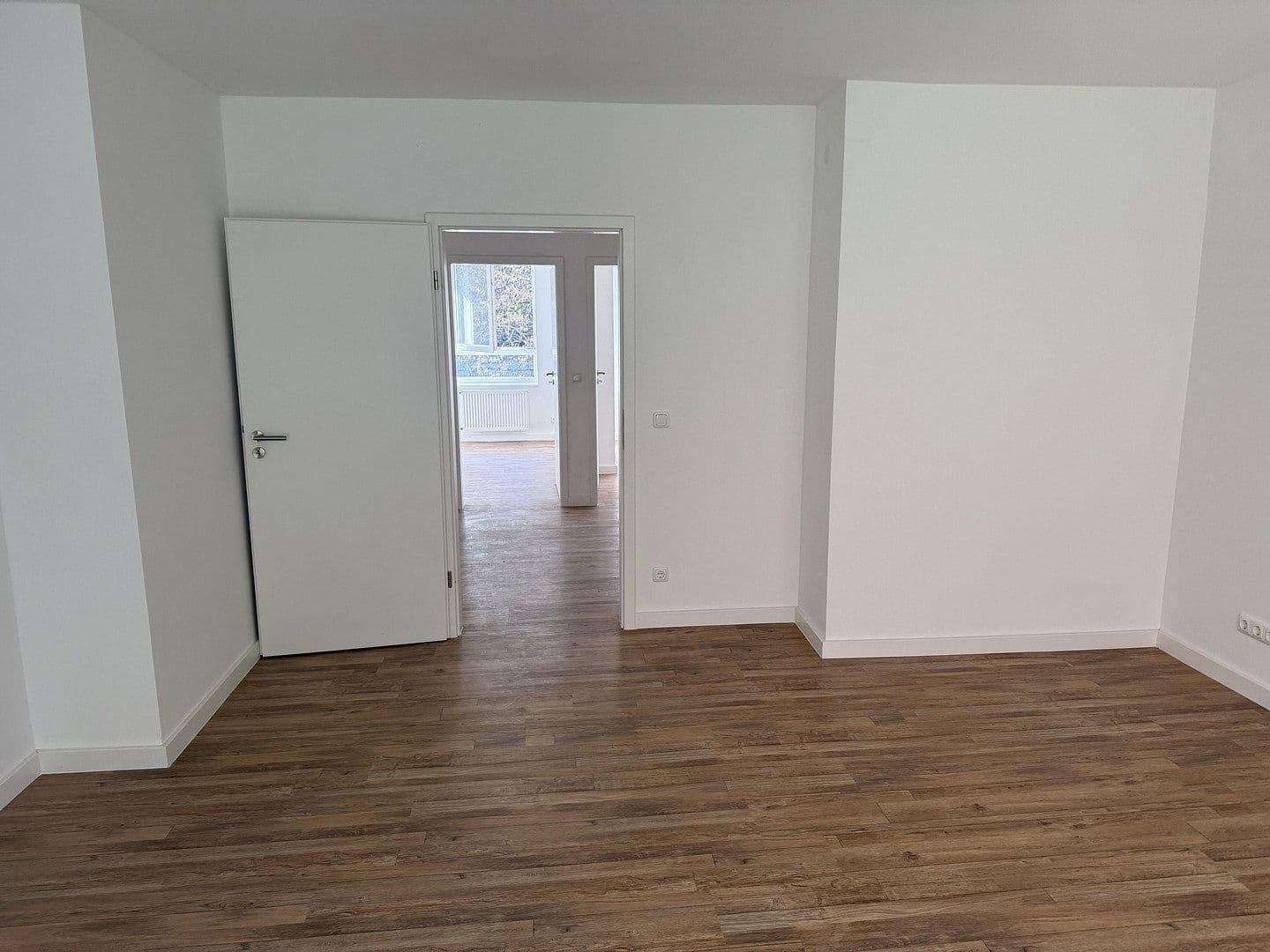 Pronájem domu 120 m², pozemek 207 m², Nibelungenstraße 146A, Bensheim, Hessen Pronájem domu 120 m², pozemek 207 m², Nibelungenstraße 146A, Bensheim, Hessen