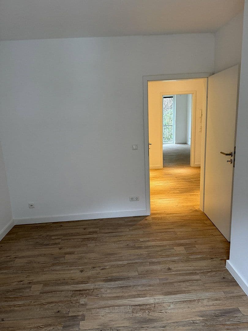 Pronájem domu 120 m², pozemek 207 m², Nibelungenstraße 146A, Bensheim, Hessen Pronájem domu 120 m², pozemek 207 m², Nibelungenstraße 146A, Bensheim, Hessen